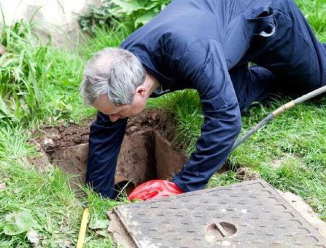 A importância de contratar uma empresa profissional para limpar caixa de gordura